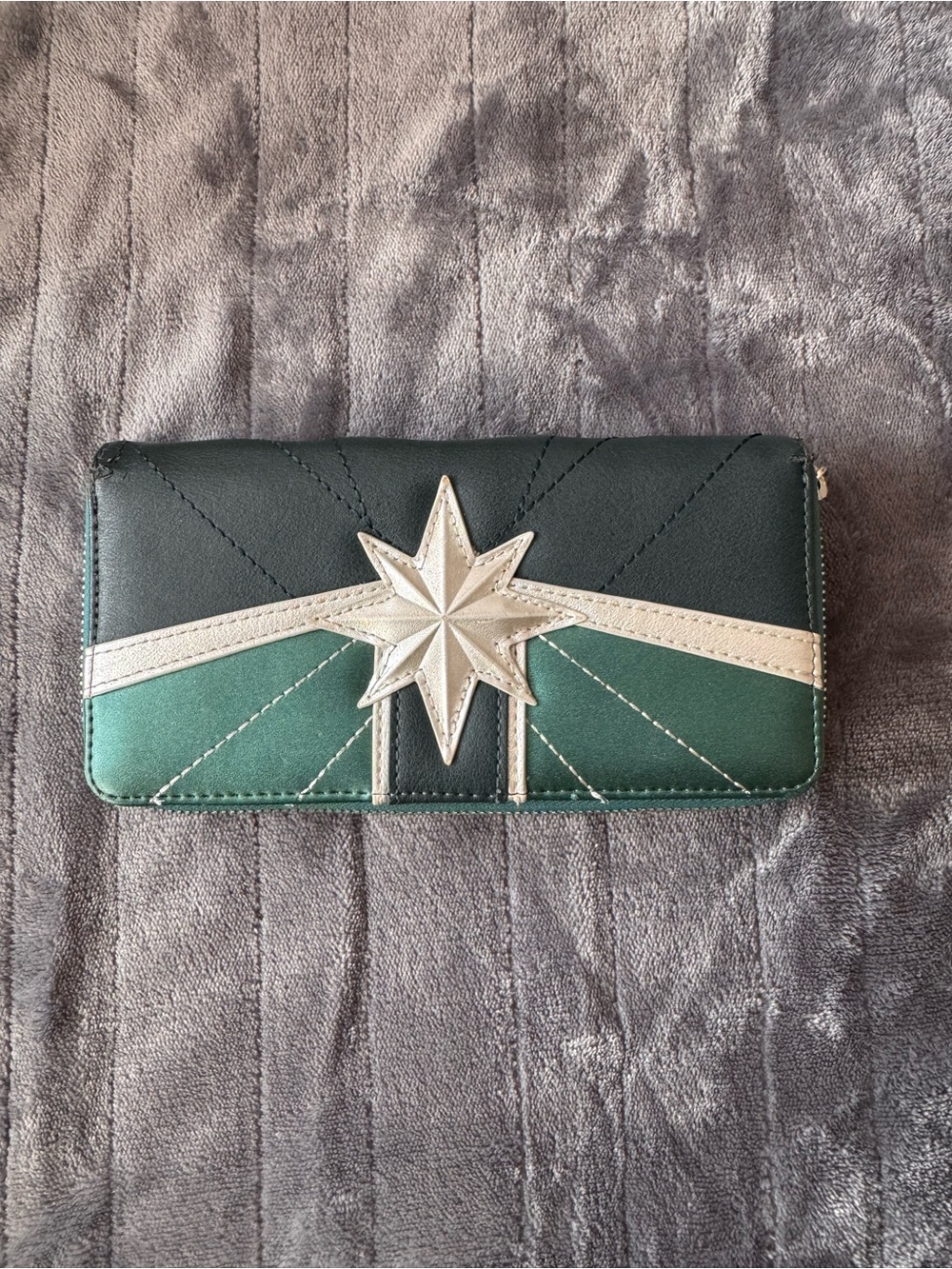 Loungefly Captain Marvel Wallet - Green and Silver Version